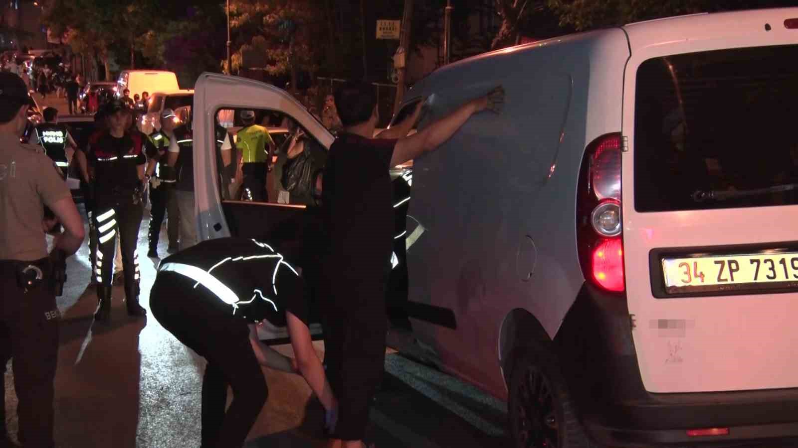 İstanbul Emniyet M&uuml;d&uuml;r&uuml; Yıldız, Şişli&rsquo;deki narkotik ve asayiş denetimine katıldı