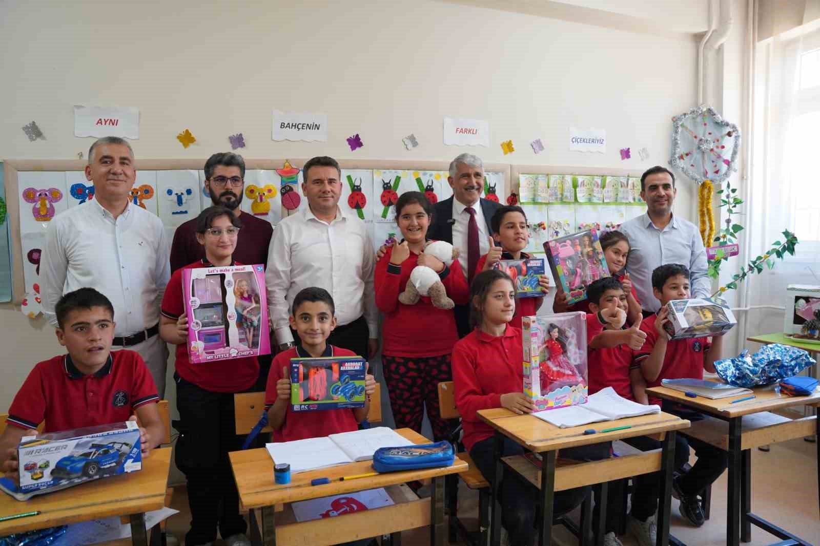 Başkan Halla&ccedil;&rsquo;tan &ouml;zel &ouml;ğrencilere anlamlı ziyaret