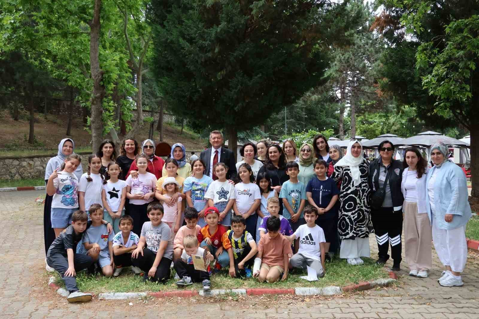 Şeyh Edebali T&uuml;rbesi&rsquo;nde &ouml;ğrencilerden tarih yolculuğu