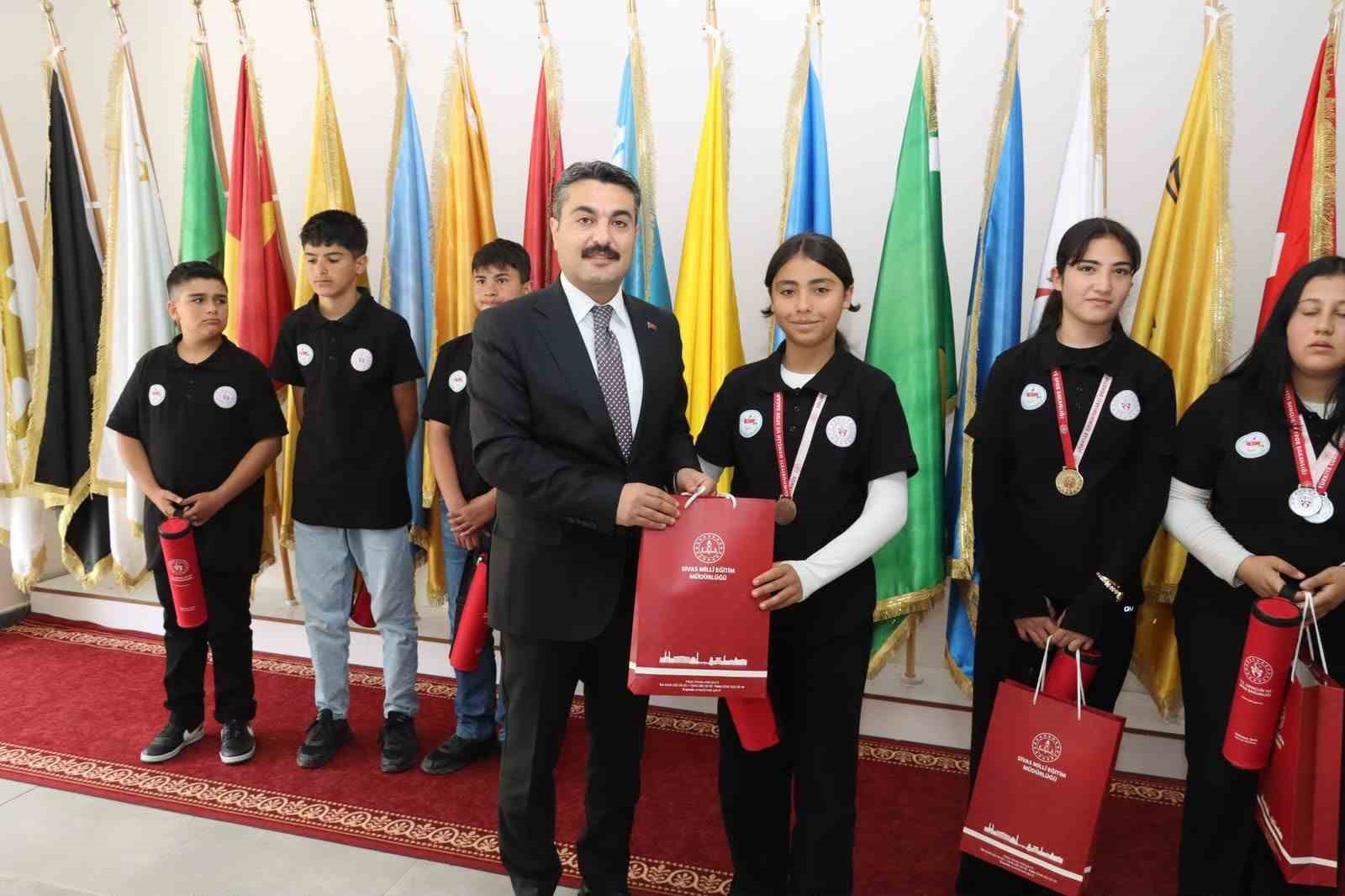 K&ouml;y okulundan T&uuml;rkiye Şampiyonluğu