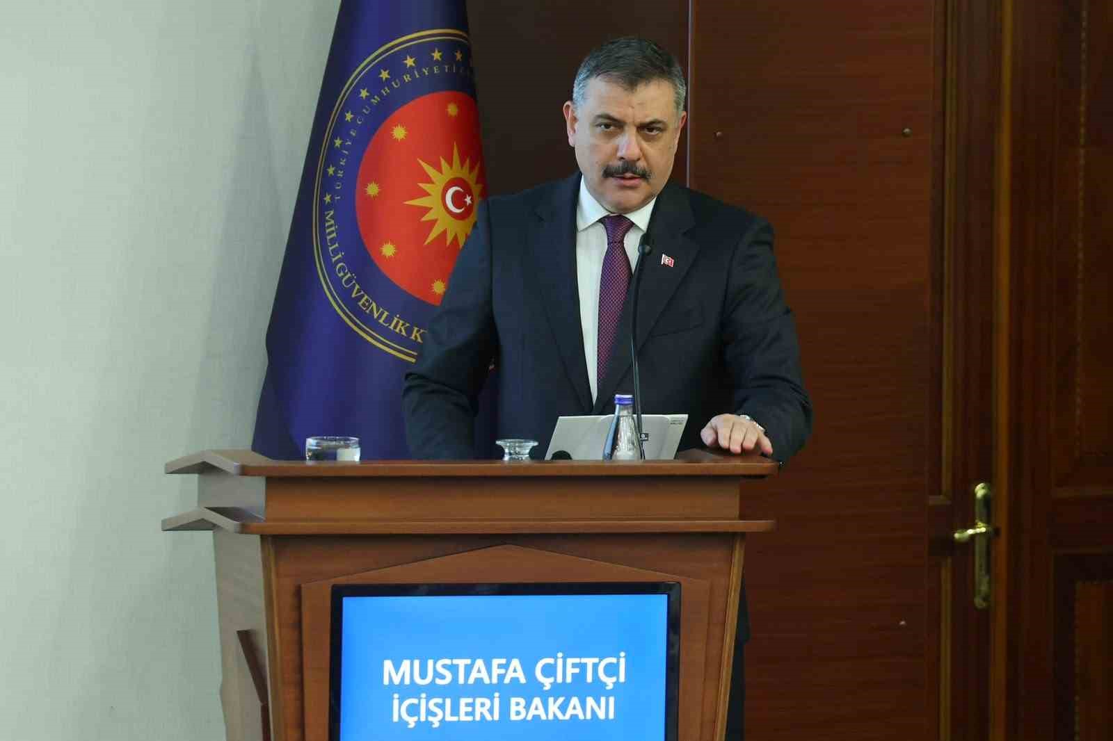 Bakan &Ccedil;ift&ccedil;i: "2026 yılını organize su&ccedil; &ouml;rg&uuml;tleri ve uyuşturucu ile m&uuml;cadele yılı ilan ettik"