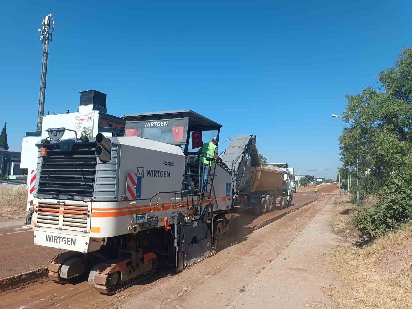 Aydın&rsquo;da yol &ccedil;alışmaları s&uuml;r&uuml;yor