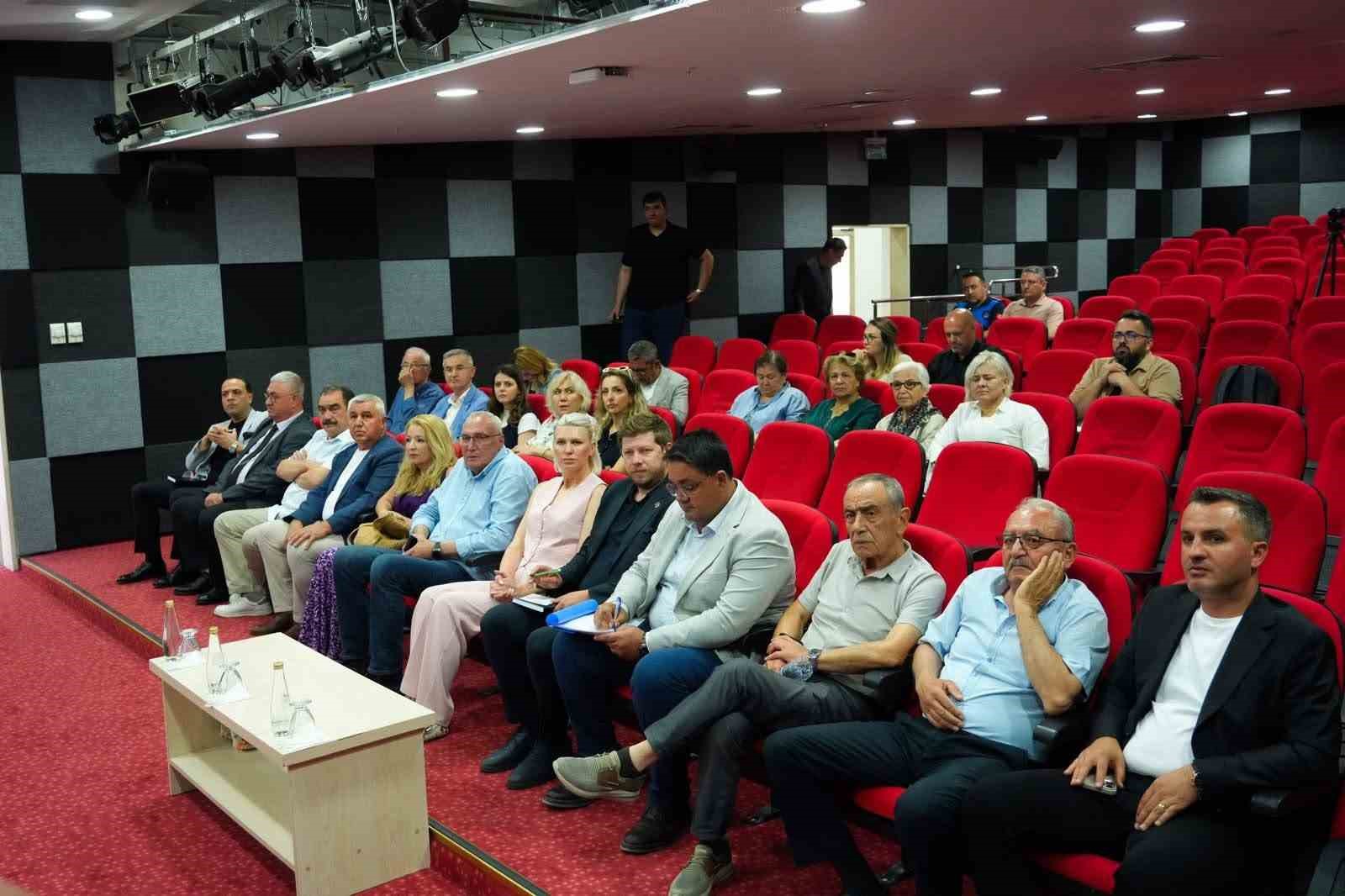 Şehir i&ccedil;i ulaşımında yeni hat ve g&uuml;zerg&acirc;hlar hakkında bilgiler verildi