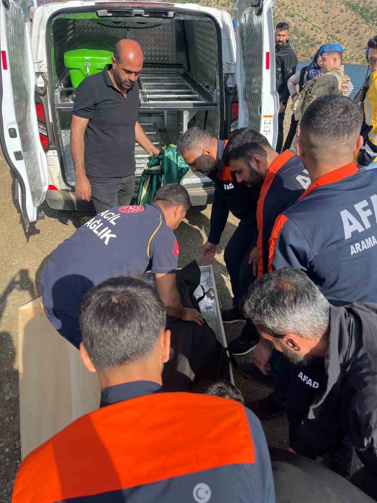 Serinlemek i&ccedil;in girdiği g&ouml;lette boğulan &ccedil;ocuğun cansız bedeni bulundu