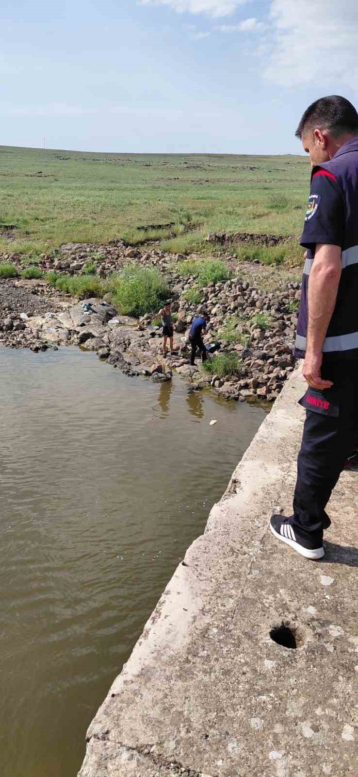 Derede boğulma tehlikesi ge&ccedil;iren &ccedil;ocuk, 13 g&uuml;nl&uuml;k yaşam m&uuml;cadelesini kaybetti