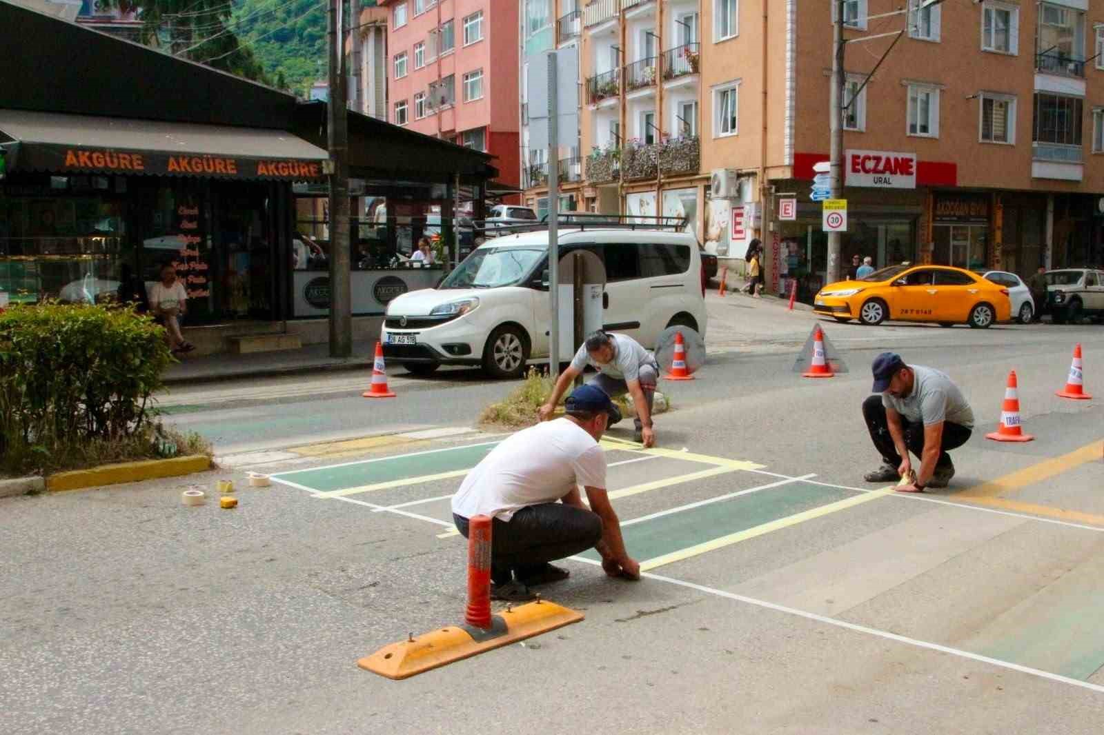 Giresun Belediyesi ekipleri yaya güvenliği için sahada
