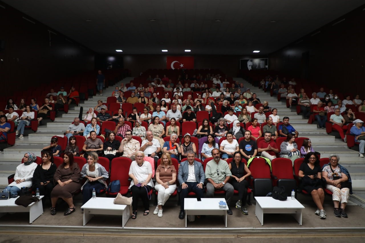 Edremit Belediyesi kursiyerlerinden m&uuml;zik ziyafeti