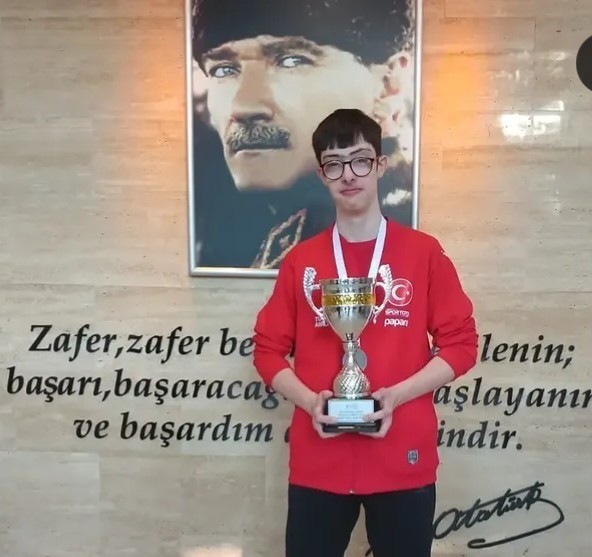 Mete Gazoz&rsquo;dan ilham aldı, d&uuml;nya ikincisi oldu