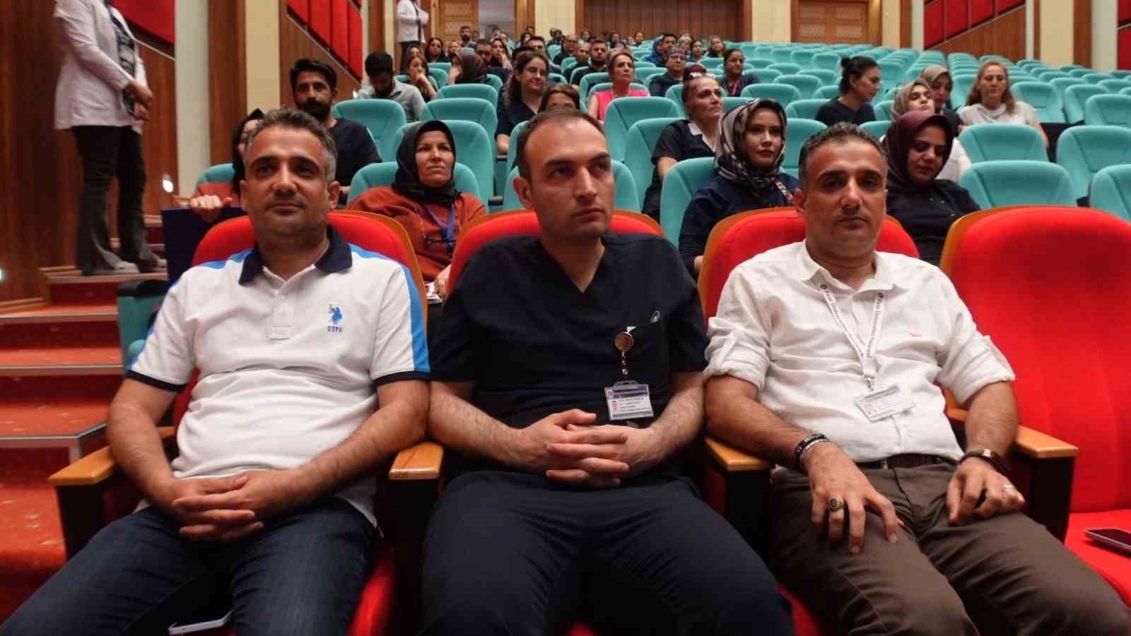 Sağlık &ccedil;alışanlarına, &lsquo;Delici ve kesici alet yaralanmaları&rsquo; eğitimi verildi