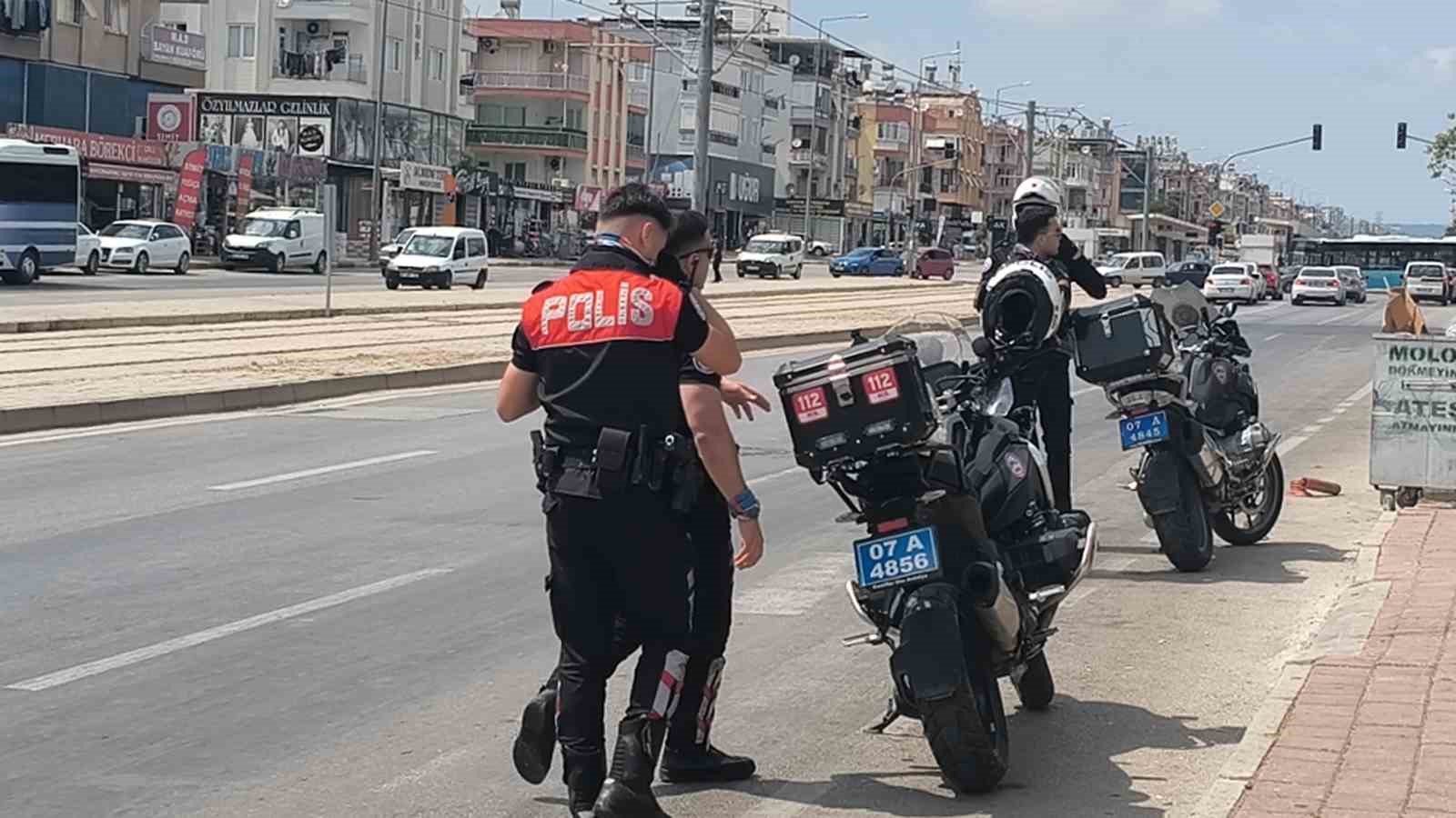 Polisi g&ouml;r&uuml;nce ka&ccedil;mak istedi, 34 dosyadan 23 yıl hapis cezası ile arandığı ortaya &ccedil;ıktı