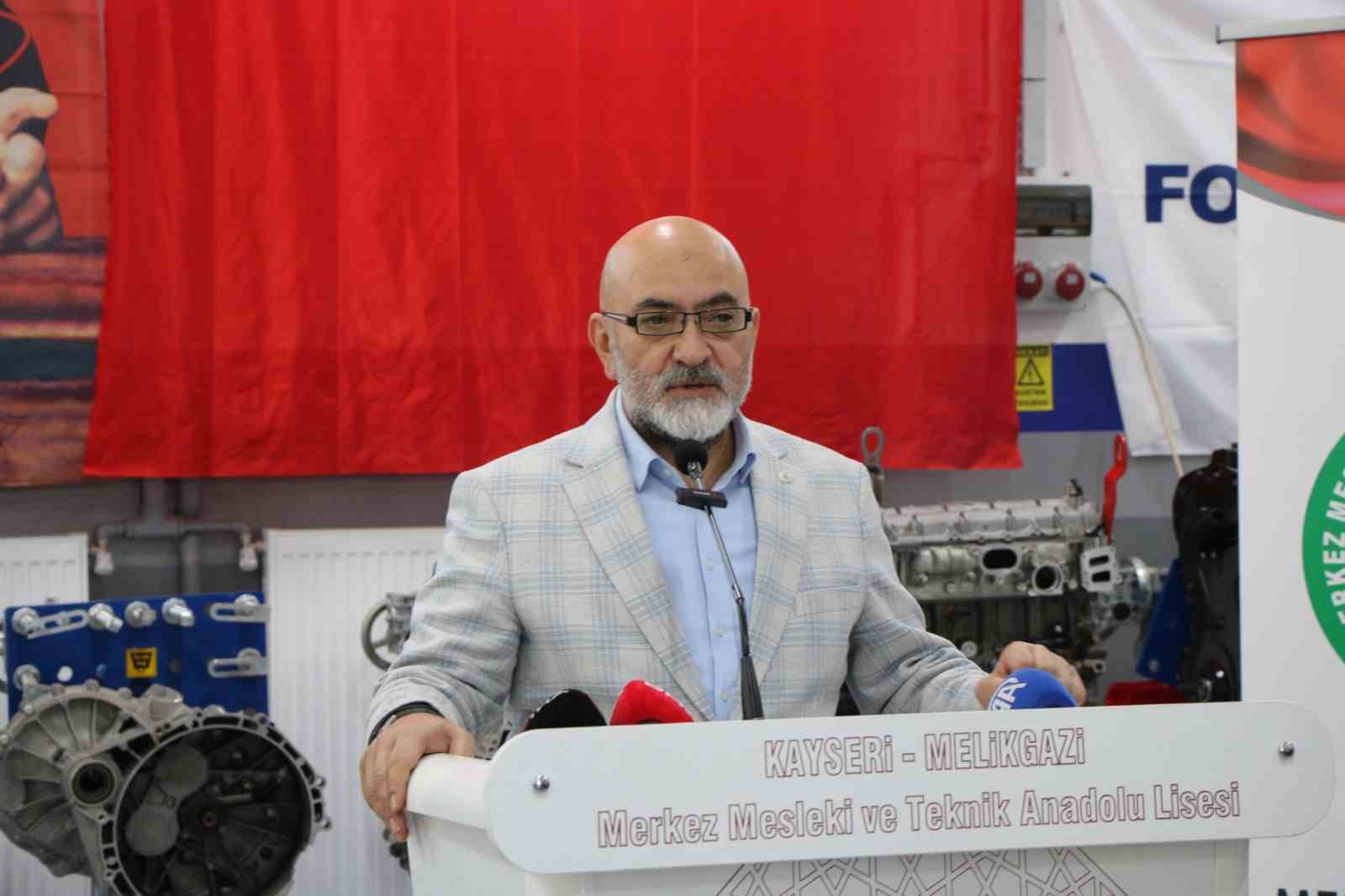 Meslek lisesine &rsquo;otomotiv eğitim laboratuvarı&rsquo;