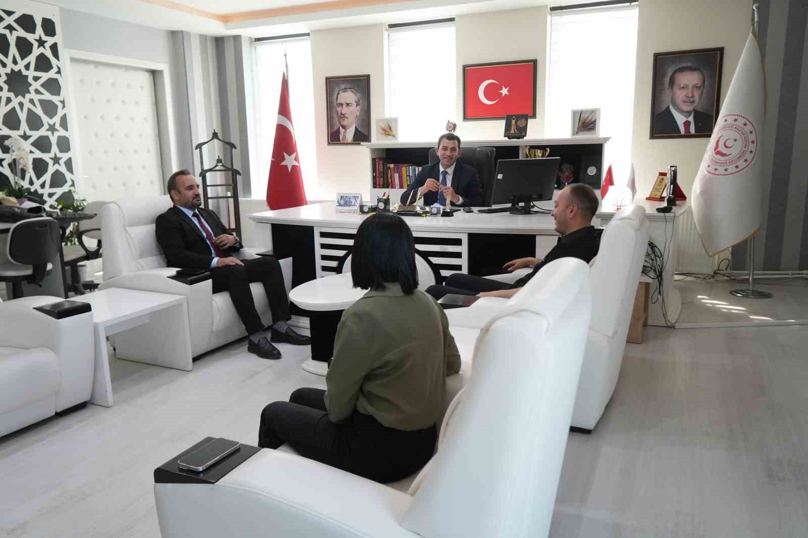 Faizsiz evlilik kredisi gen&ccedil;lere umut oluyor