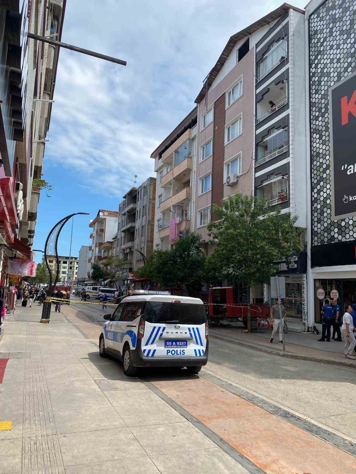 Samsun&rsquo;da &ccedil;atıdan d&uuml;şen inşaat iş&ccedil;isi hayatını kaybetti