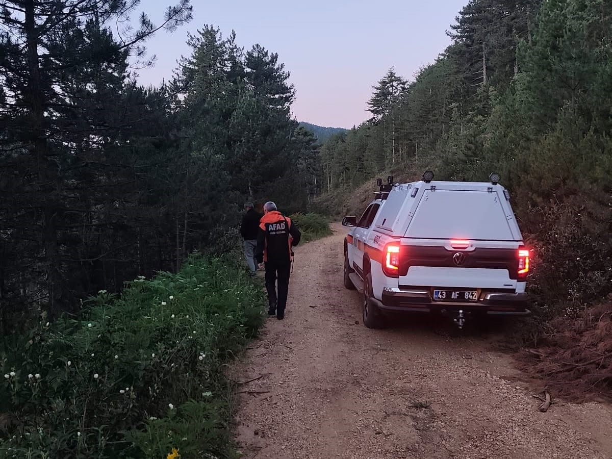 Dağ yolunda kaybolan gen&ccedil; &ccedil;ift sağ olarak bulundu