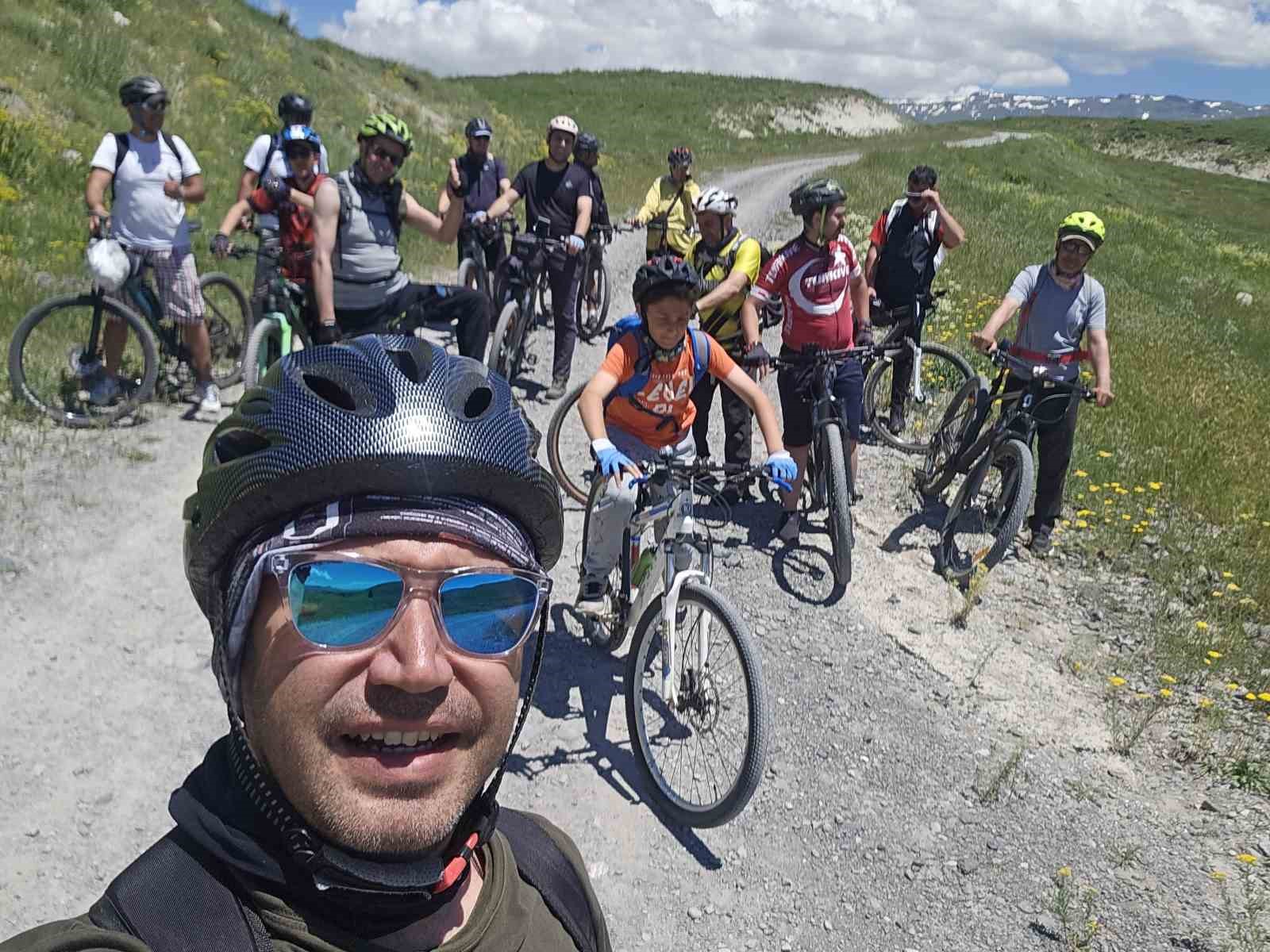 Erzurum&rsquo;un "Demir Atlıları" yollara &ccedil;ıktı: Her hafta sonu yeni bir rota, yeni bir macera