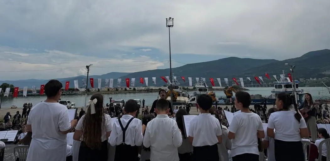 Sinop&rsquo;ta &ccedil;ocuklar sanat, m&uuml;zik ve sporla buluştu