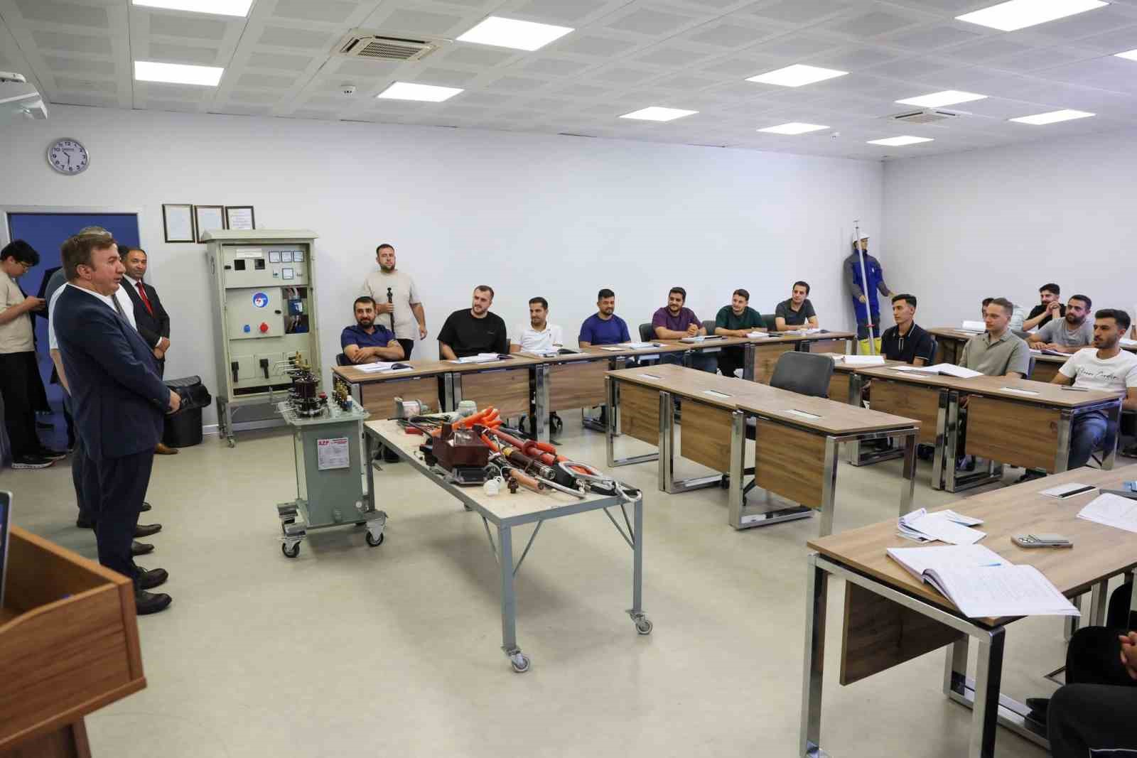 T&uuml;rkiye&rsquo;nin d&ouml;rt bir yanından gelen kursiyerler Erzincan&rsquo;da eğitim alıyor