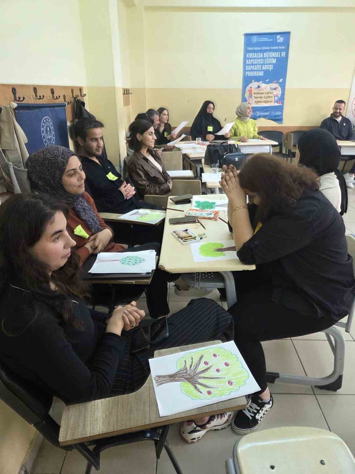 Kırsalda g&ouml;rev yapan &ouml;ğretmenlere kapsayıcı eğitim desteği
