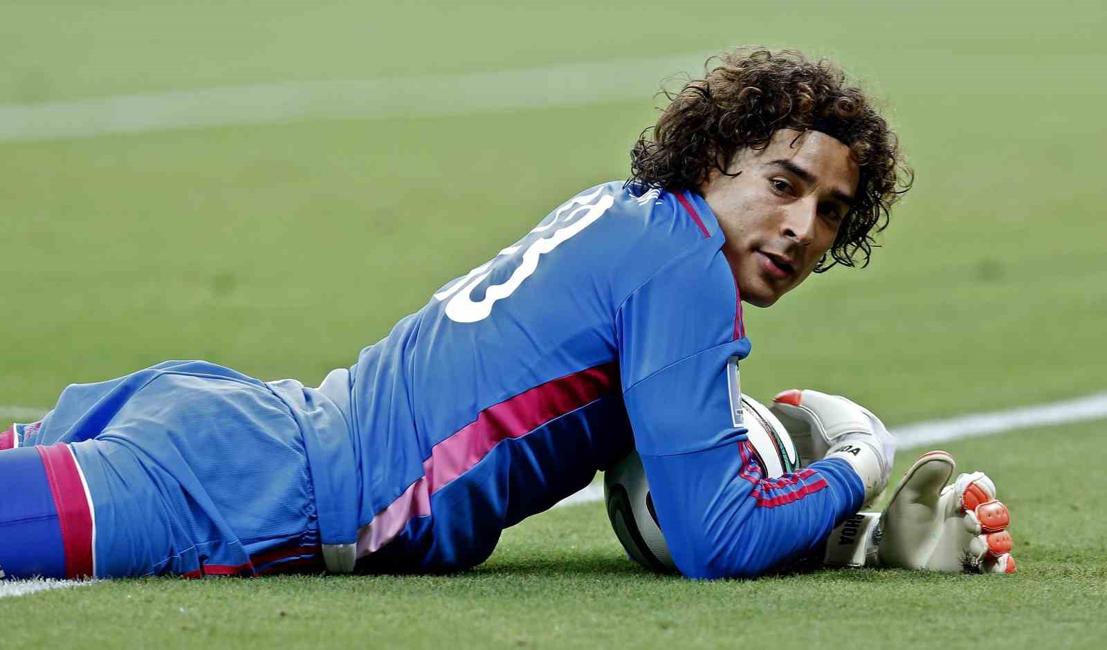 Meksikalı kaleci Ochoa, D&uuml;nya Kupası&rsquo;nın ardından futbolu bırakacağını a&ccedil;ıkladı