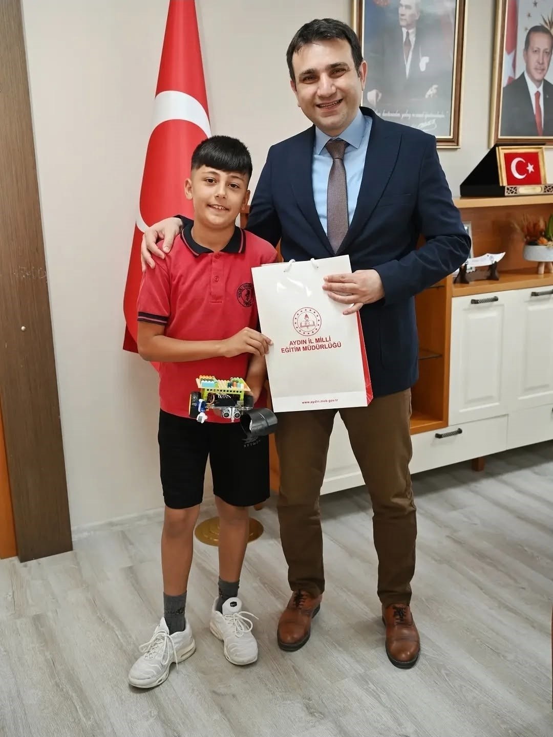 Ko&ccedil;arlı&rsquo;nın &rsquo;Neşe Robot&rsquo;u T&uuml;rkiye &uuml;&ccedil;&uuml;nc&uuml;s&uuml; oldu