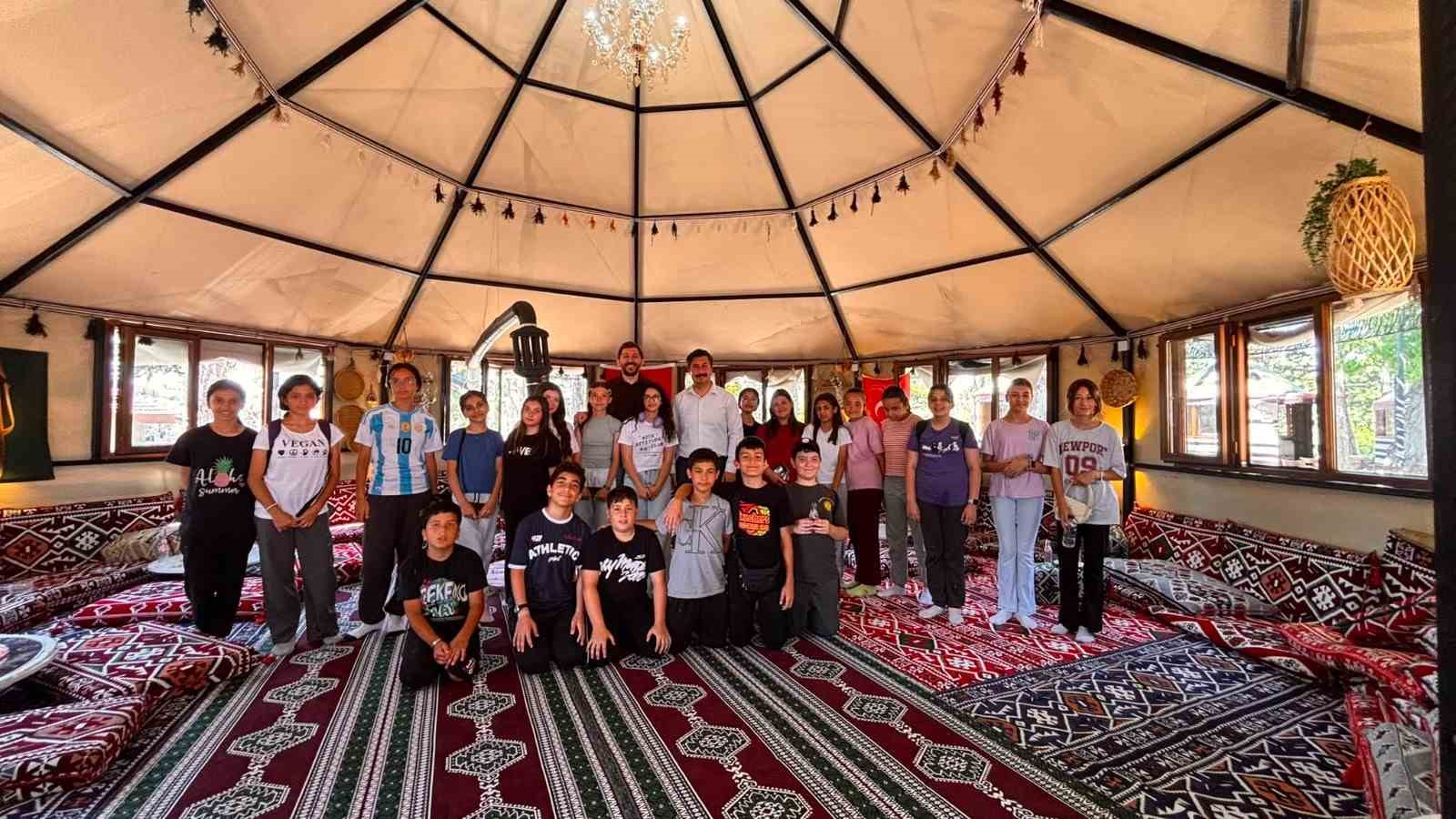 Minik ellerden Babasultan Parkı&rsquo;na renkli dokunuş