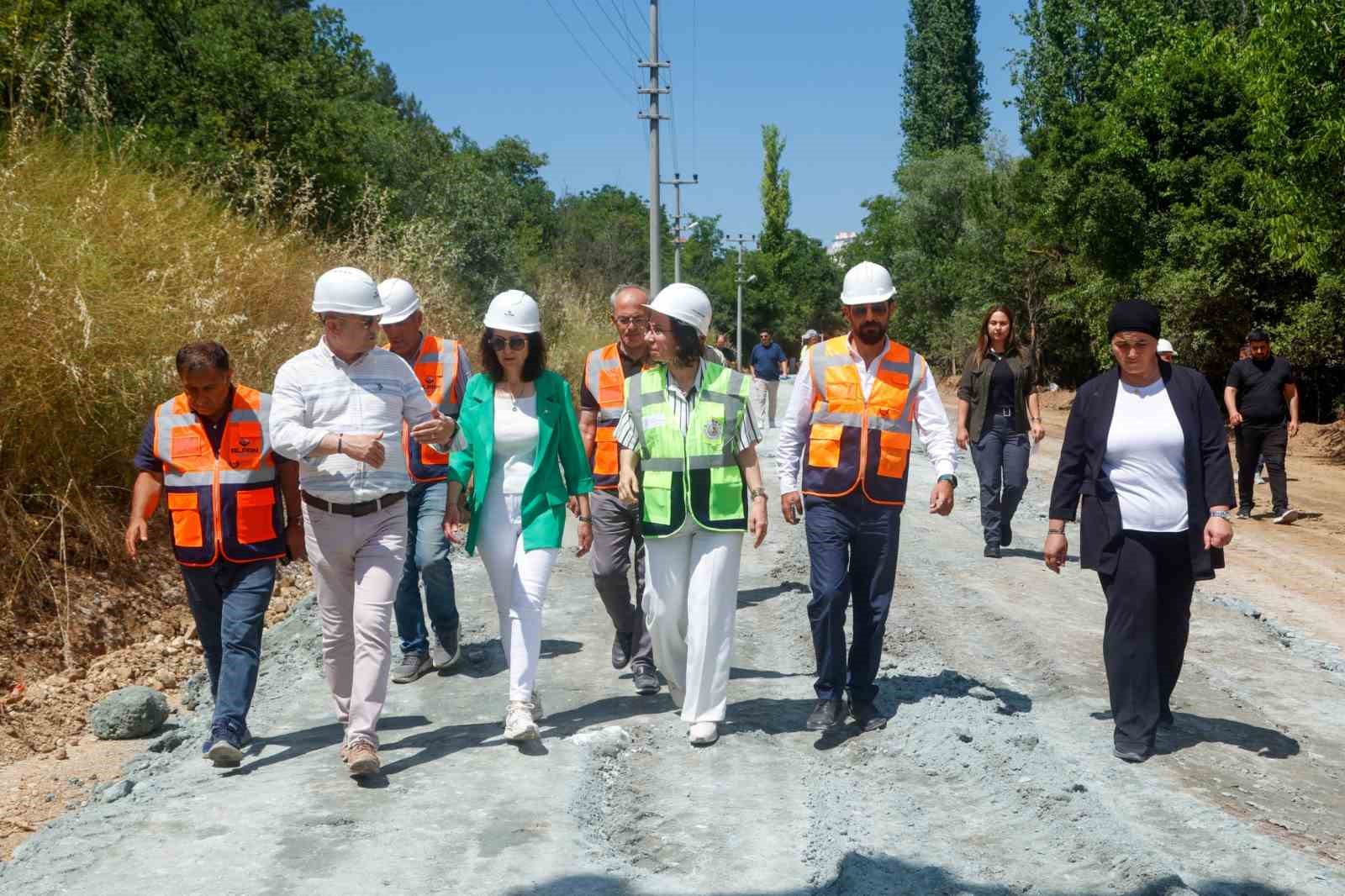 Uşak Belediyesi &uuml;st yapı &ccedil;alışmalarına aralıksız devam ediyor