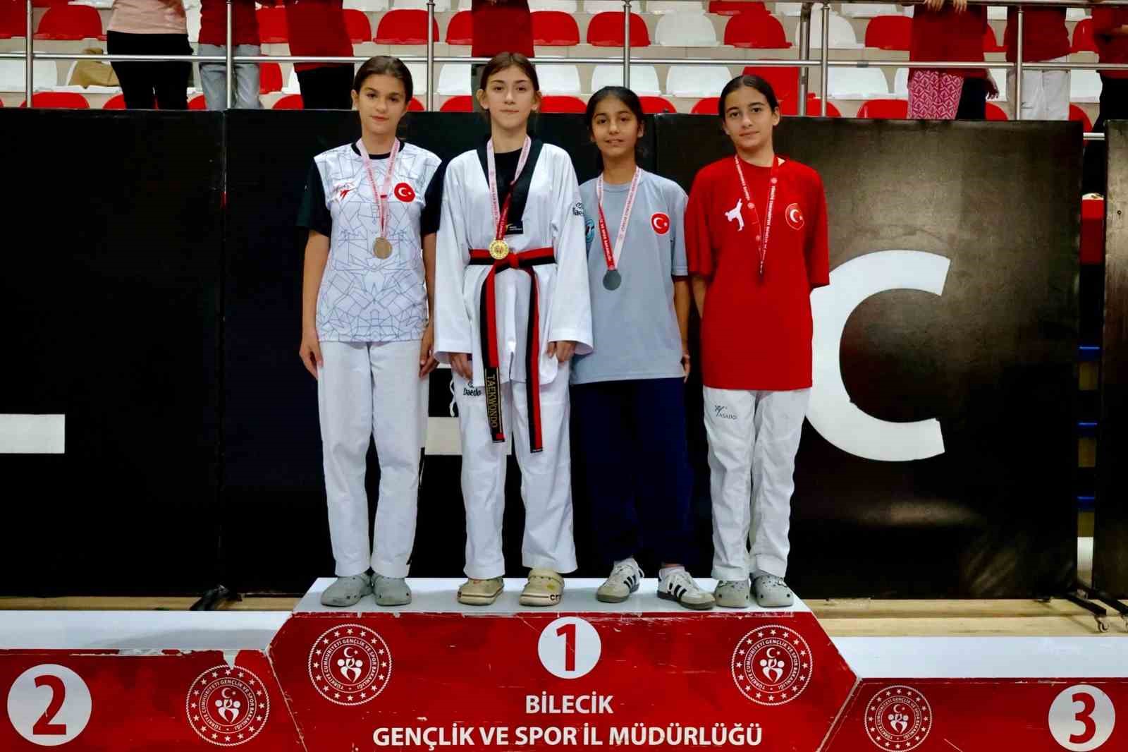 Minik taekwondocular &lsquo;Batı Grubu Se&ccedil;melerinde&rsquo; ter d&ouml;kt&uuml;