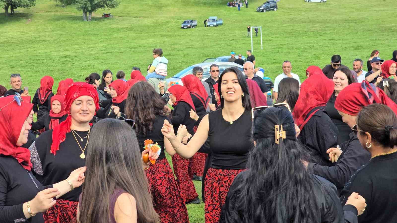 Sındırgı Yaylalarında birlik ve beraberlik ş&ouml;leni