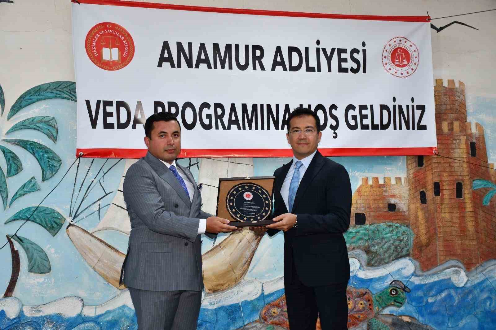 Anamur Adliyesinde g&ouml;rev yeri değişen yargı mensuplarına veda programı