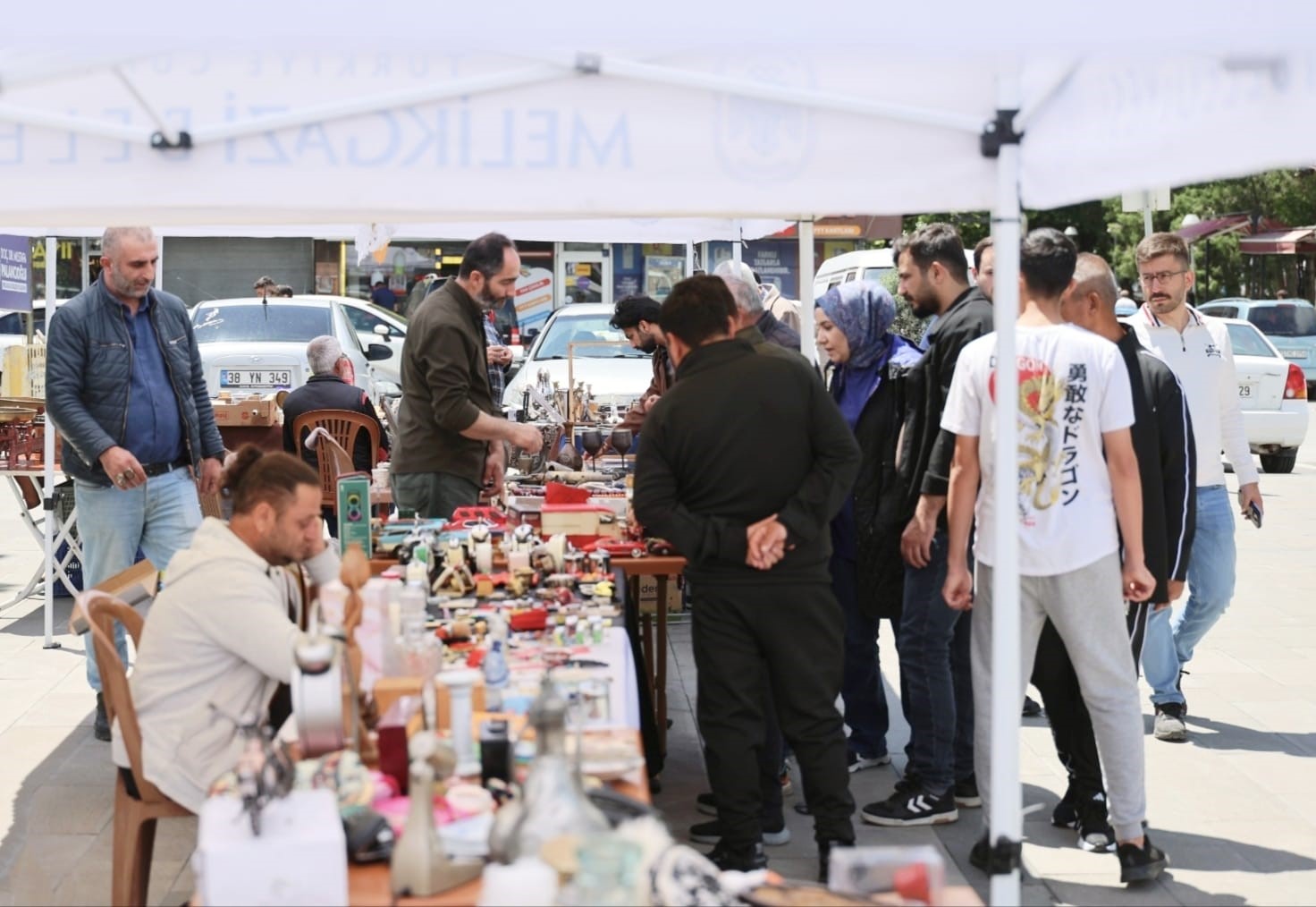 Antika pazarı, antika kültürünü yaşatmaya devam ediyor