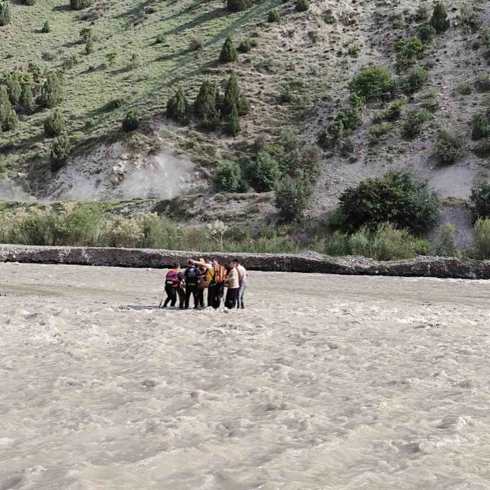 Hakkari&rsquo;de Zap suyuna d&uuml;şen şahıs hayatını kaybetti