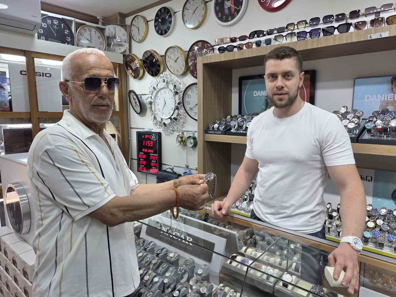 Düğün ve nişan sezonu saatlere olan talebi artırdı