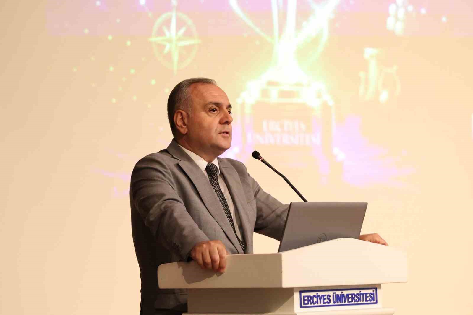 ER&Uuml;&rsquo;de &lsquo;2025 Yılı Araştırma Performans &Ouml;d&uuml;l T&ouml;reni&rsquo; d&uuml;zenlendi