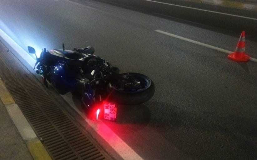 Motosiklet kazasında &Uuml;rd&uuml;nl&uuml; 2 gen&ccedil; hayatını kaybetti