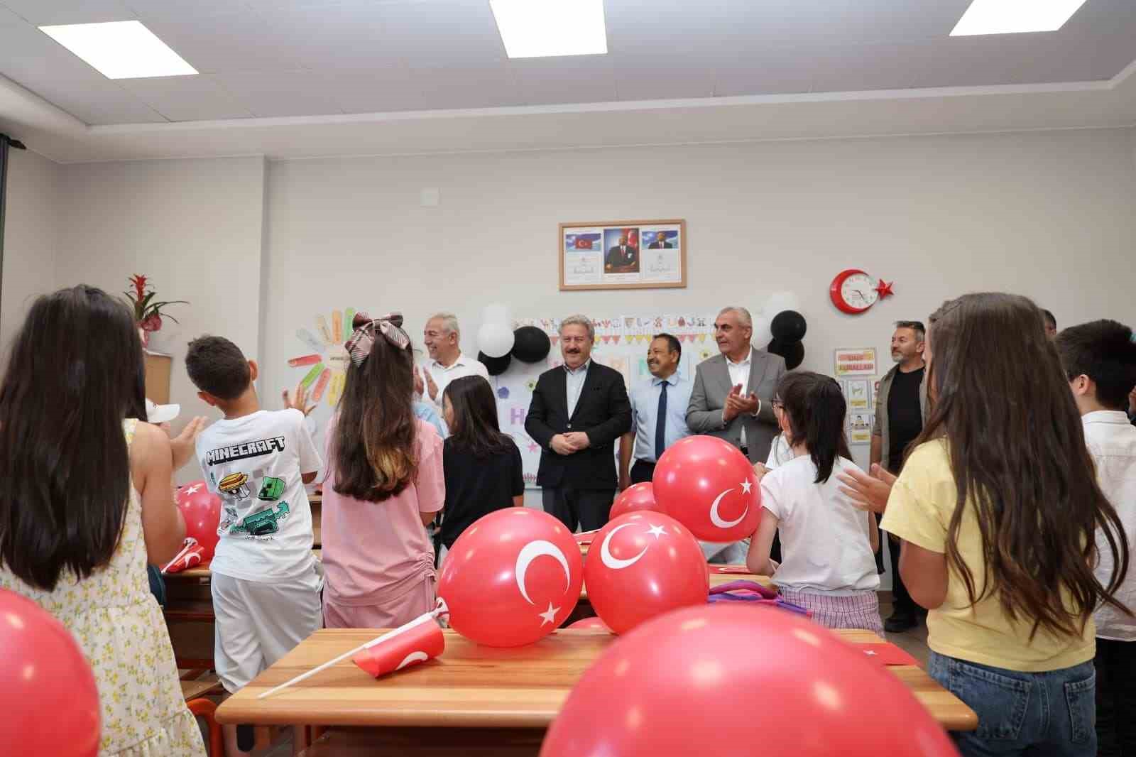 Başkan Palancıoğlu; &ouml;ğrencilerin karne heyecanına ortak oldu