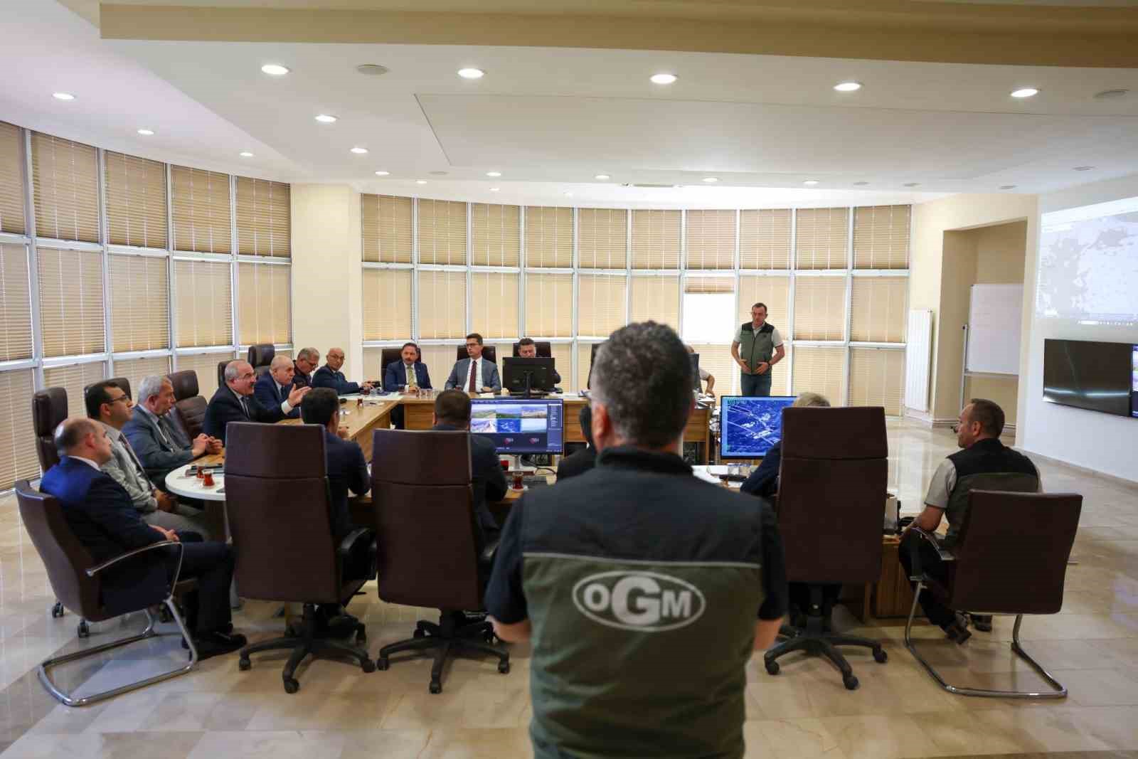 &Ccedil;anakkale&rsquo;de hasat d&ouml;neminde orman yangınlarıyla m&uuml;cadele toplantısı