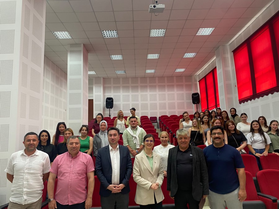 Emet MYO&rsquo;da "Sağlıkta Kariyer Sohbetleri" etkinliği d&uuml;zenlendi