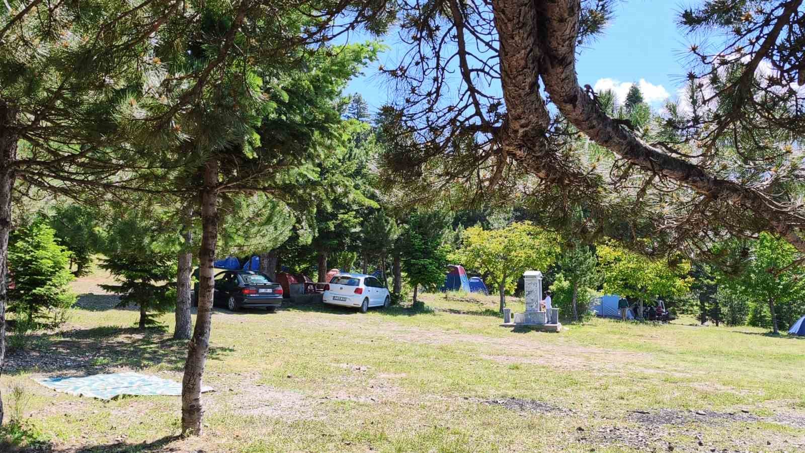 G&ouml;rme engellilerin yaylada &ccedil;adır kampı başladı