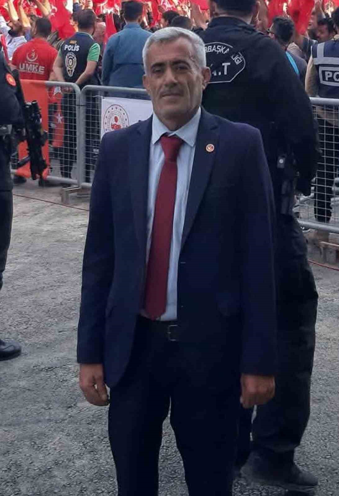 Kazada u&ccedil;uruma yuvarlanan cip hurdaya d&ouml;nd&uuml;: 1 &ouml;l&uuml;