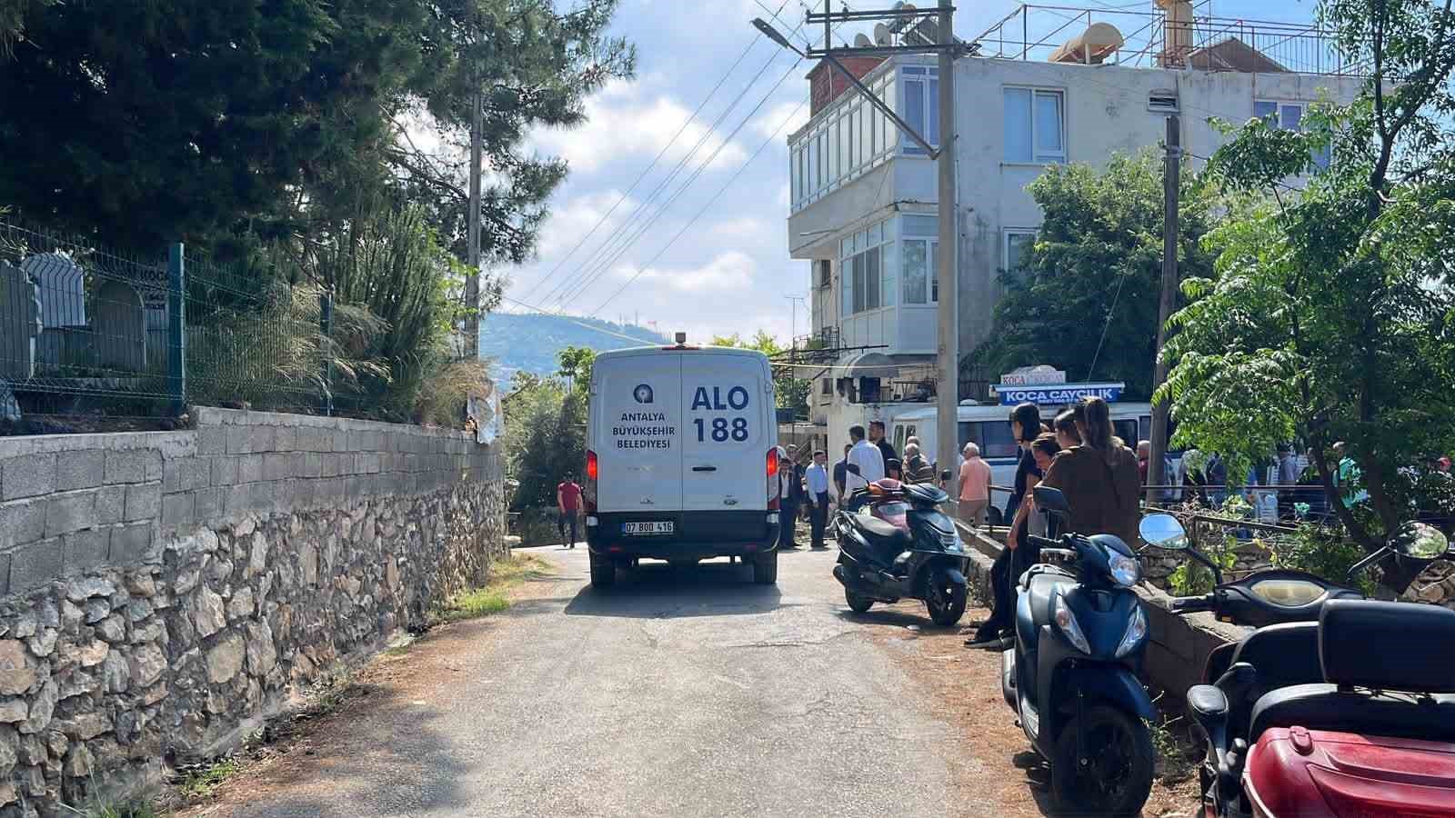 Denizli&rsquo;deki faciada hayatını kaybeden Hayriye Arıkan, Alanya&rsquo;da son yolculuğuna uğurlandı