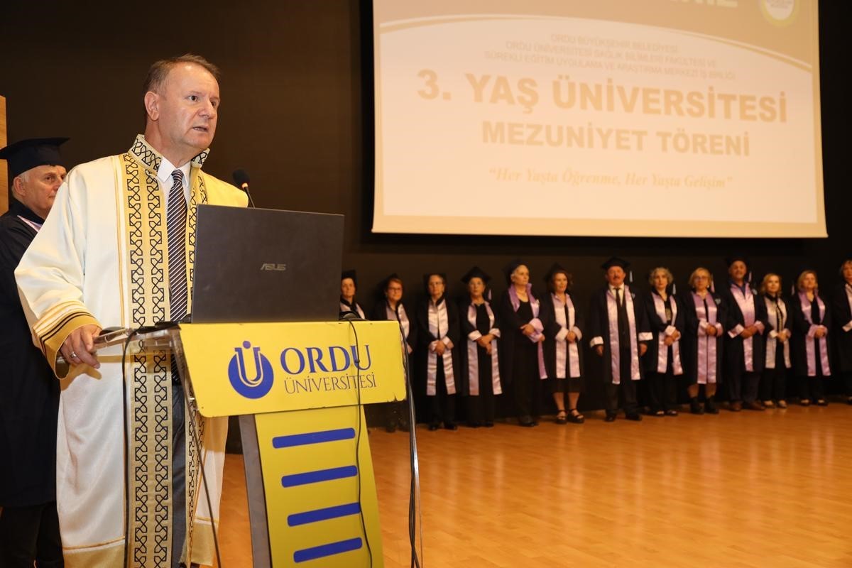 Rekt&ouml;r Baş: "3. Yaş &Uuml;niversitesi hayalimizin &ouml;nemli bir par&ccedil;ası oldu"