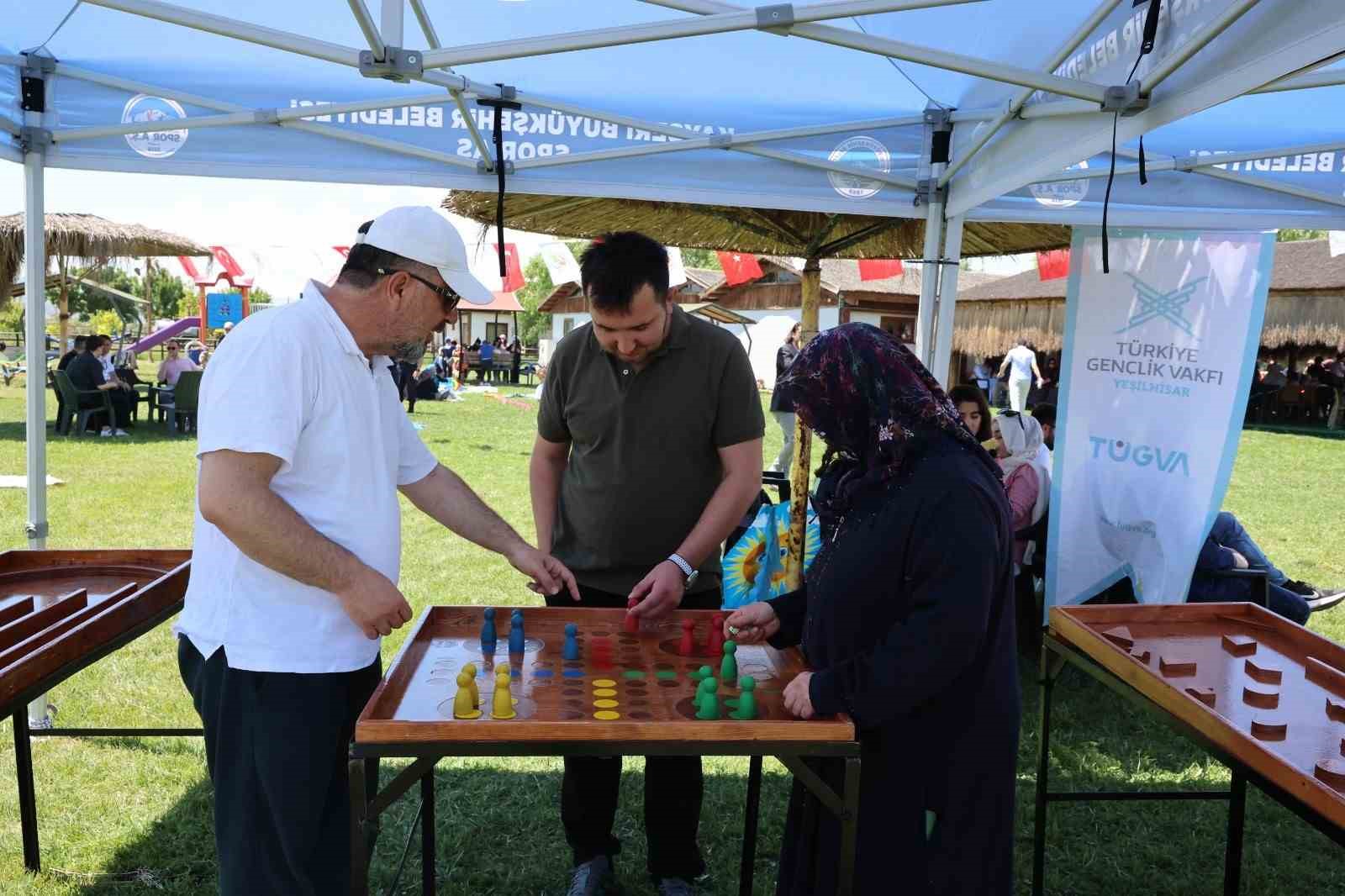 Sultan Sazlığı&rsquo;nda u&ccedil;urtma şenliği d&uuml;zenlendi