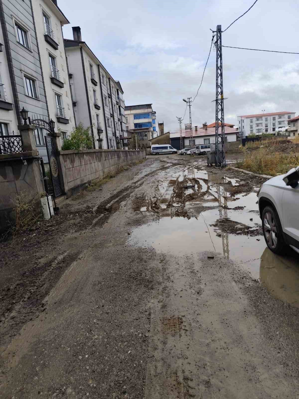 Kazazede s&uuml;r&uuml;c&uuml;lere m&uuml;jde; sorumlular bozuk yol tazminatı &ouml;deyecek