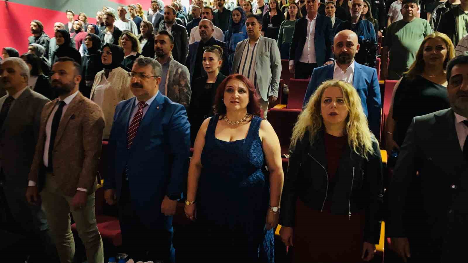 İletişim &ouml;ğrencileri sekt&ouml;r temsilcileriyle buluştu