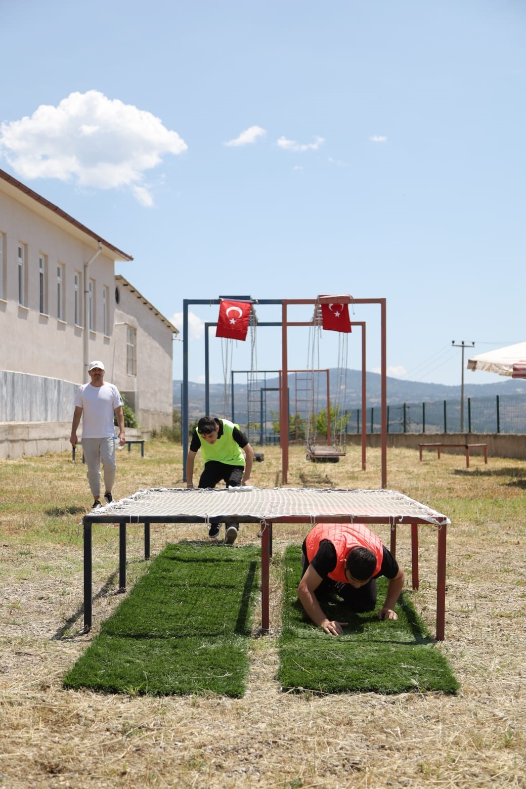 Dev T&uuml;rk bayrağı altında meslek festivali coşkusu