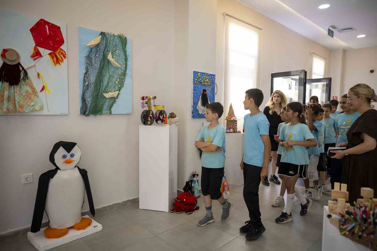 Mersin&rsquo;de &ccedil;ocuklar atıkları sanata d&ouml;n&uuml;şt&uuml;rd&uuml;