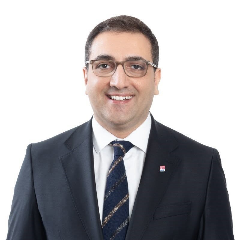Bal&ccedil;ova Belediye Başkanı Onur Yiğit adli kontrol şartıyla serbest bırakıldı