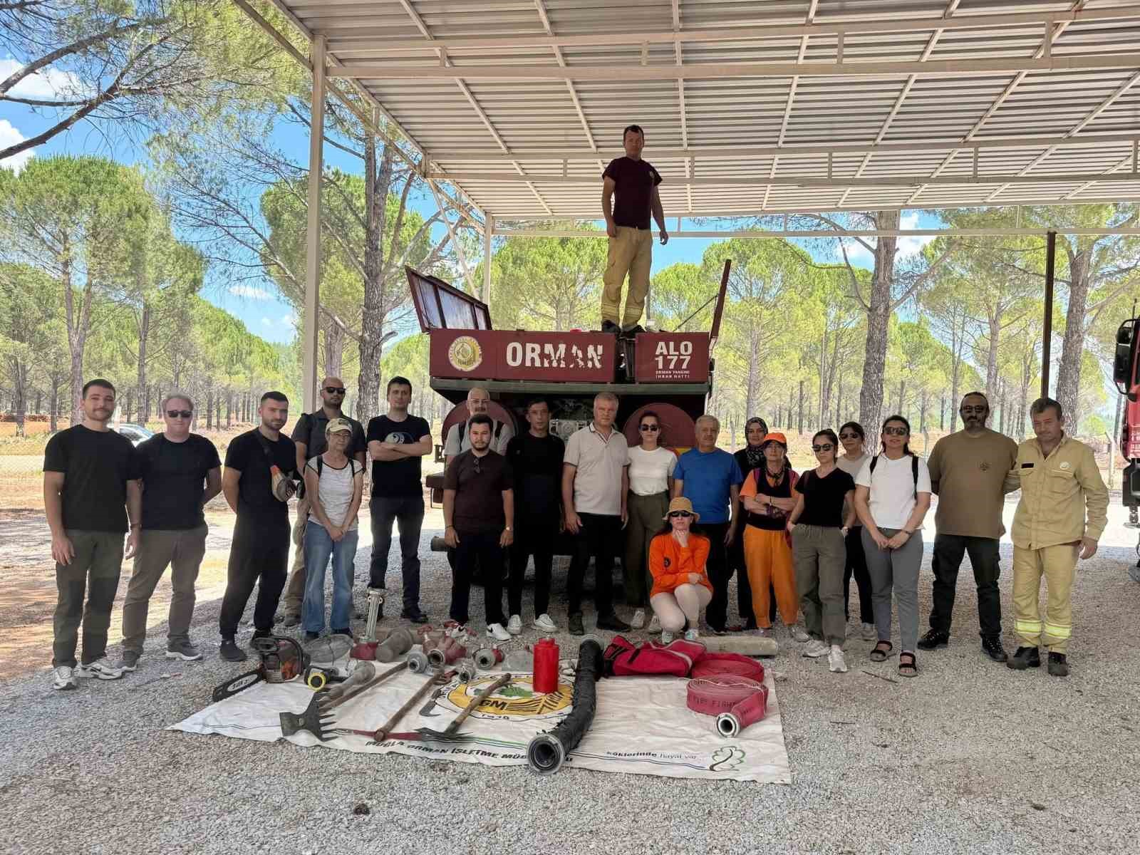 Muğla&rsquo;da orman yangın g&ouml;n&uuml;ll&uuml;s&uuml; eğitimleri devam ediyor