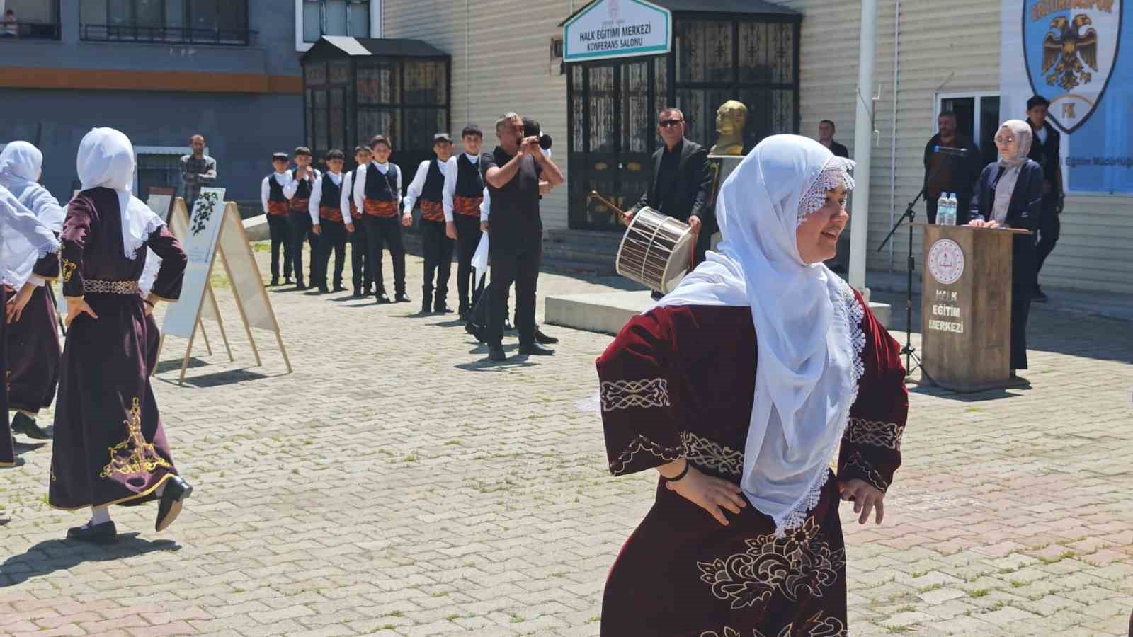 Aşkale&rsquo;de hayat boyu &ouml;ğrenme haftası sergisi a&ccedil;ıldı