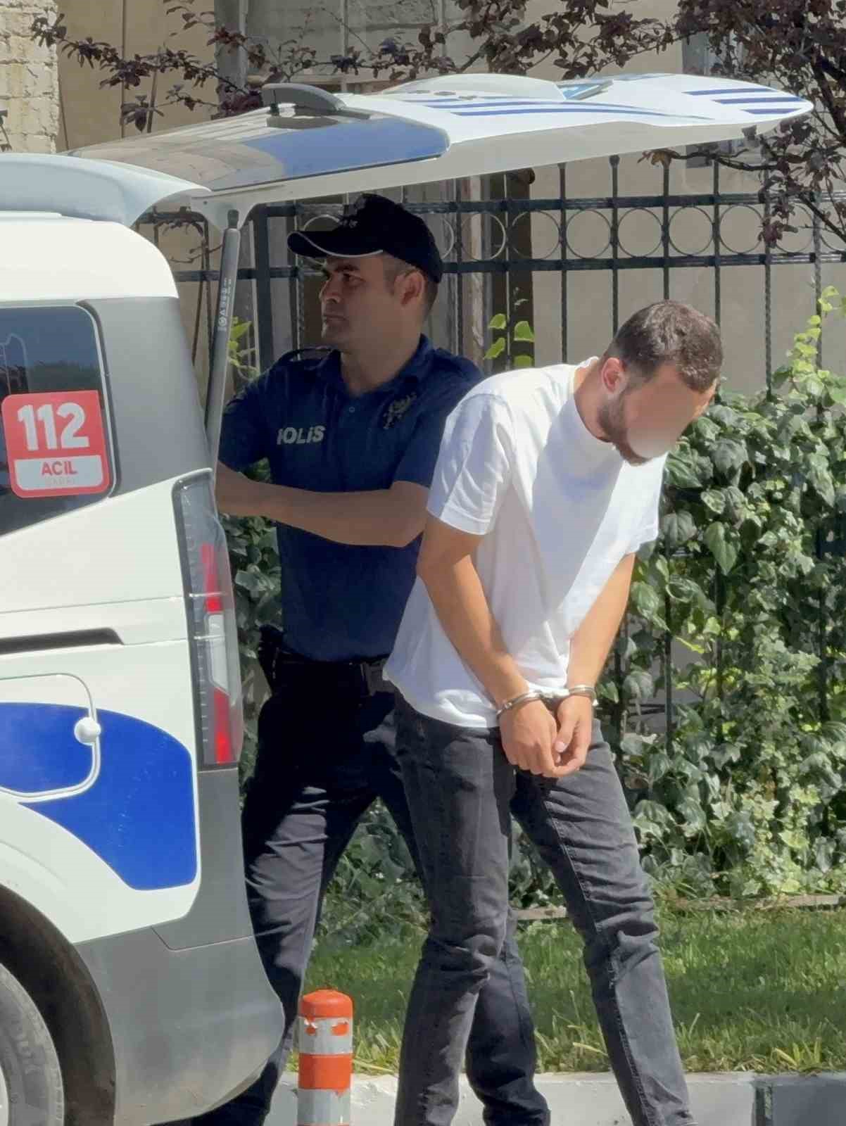 Alacak-verecek kavgasında kan d&ouml;k&uuml;ld&uuml;: 1 tutuklama